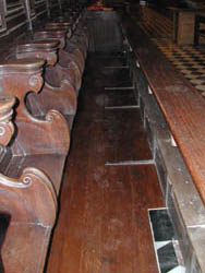 Restauration des stalles à Dompierre-Sur-Helpe